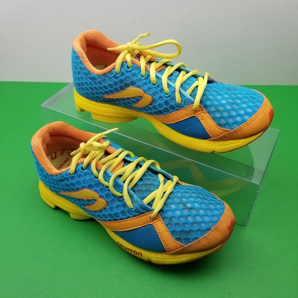 newton distance 8 womens